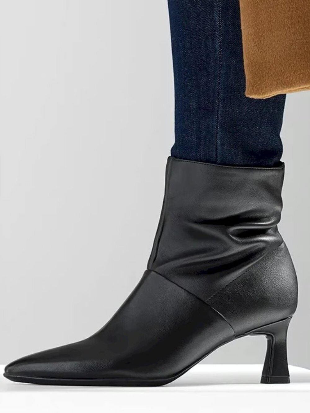 Naturalizer Tribute Slouchy Kitten Heel Black Bootie Size 8.5M NWOB